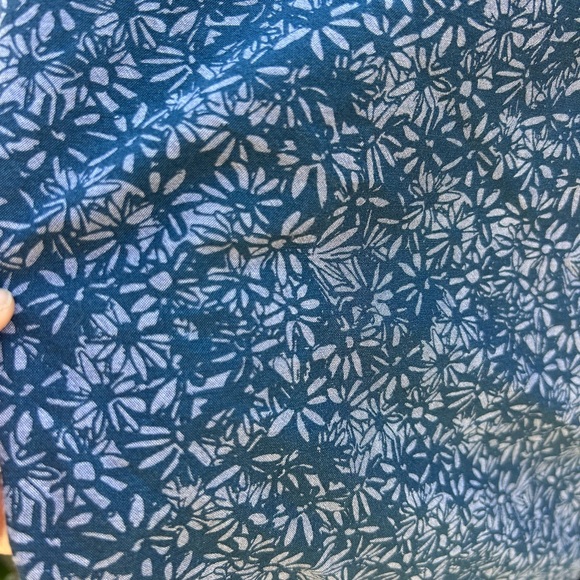 Eddie Bauer Men’s 2XL Classic Fit Button Down Shirt Floral Blue Vacation Modern - Picture 6 of 6